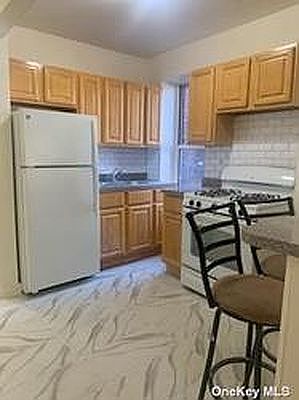 2nd image of 257 Saratoga Ave #2