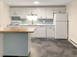 96 Richardson Rd #B18, North Chelmsford, MA 01863