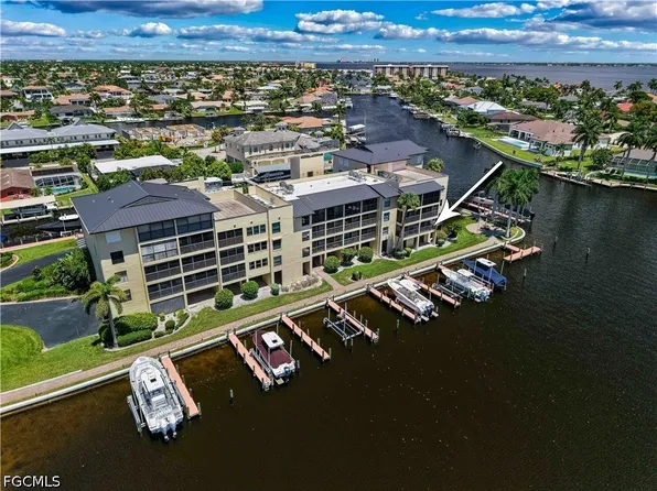 4647 SE 17th Pl APT 105, Cape Coral, FL 33904