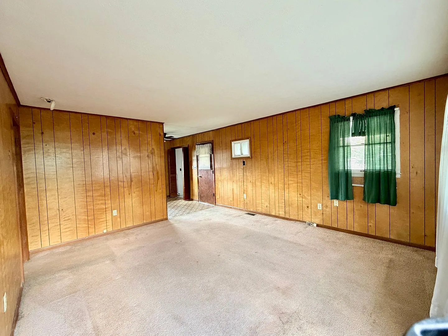 2 Bed / 1 Bath Brick Duplex with Carport Blountville — Photo 3