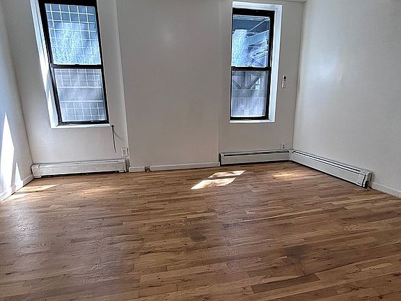 4th image of 300 Broadway #2