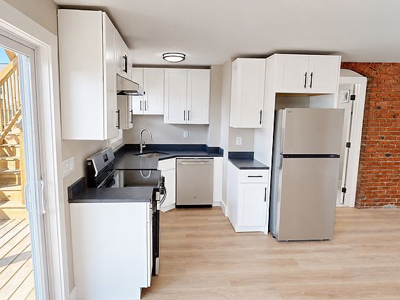 2nd image of 65 Franklin St APT 23