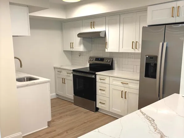 115 E Kings Hwy Unit 211, Maple Shade, NJ 08052