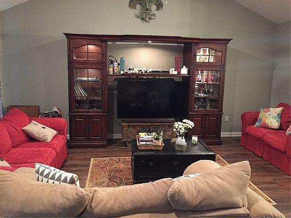 2nd image of 1087 Whippoorwill Dr
