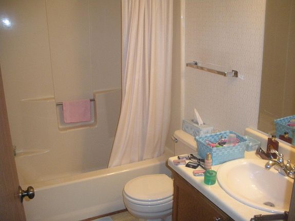 Picture is of a similar unit.