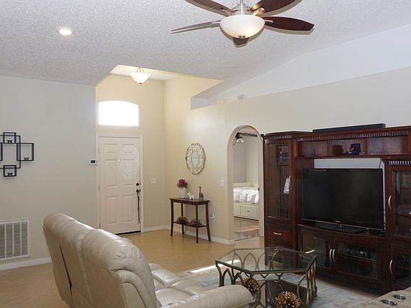 4th image of 140 Pinefield Dr