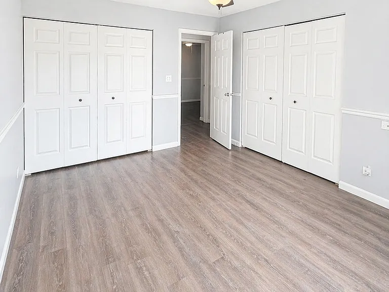 828 Huron Ct — Photo 14