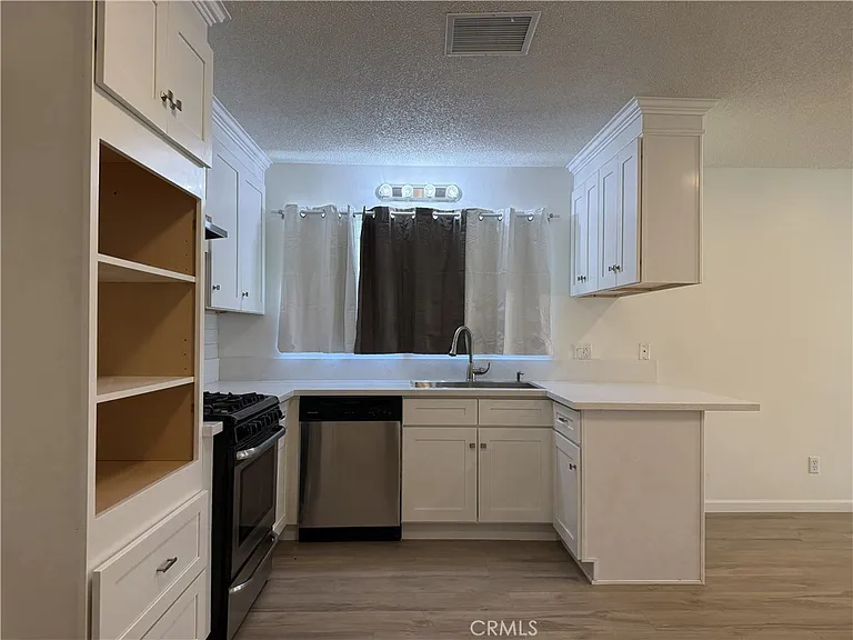 45303 Lorimer Ave — Photo 6
