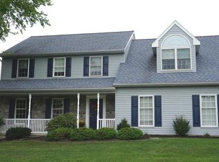 4453 Webster Dr N, York, PA 17402