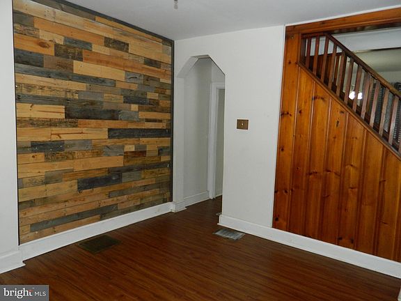 3rd image of 92 Park Ave