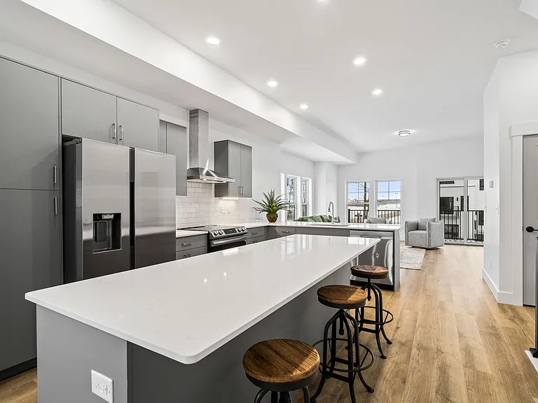 NorthWest TownHomes — Photo 9