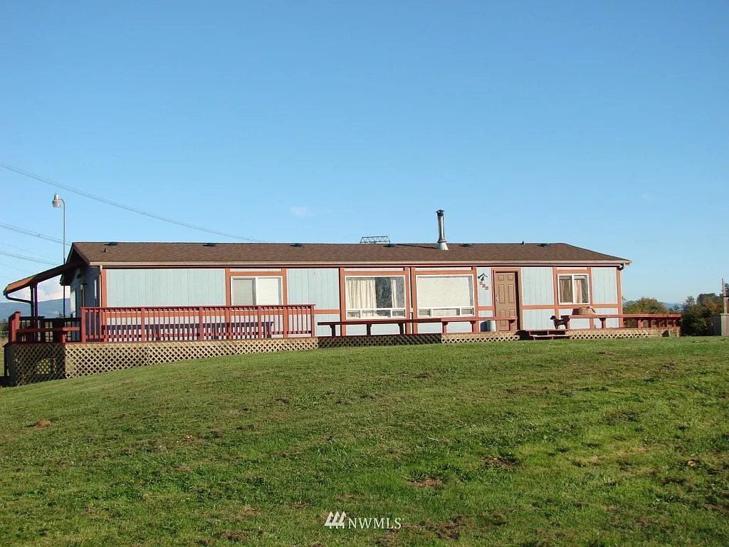 232 W Smith Road photo 1