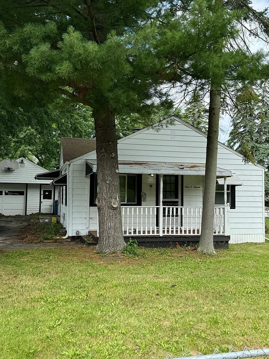 107 Cambridge St photo 1