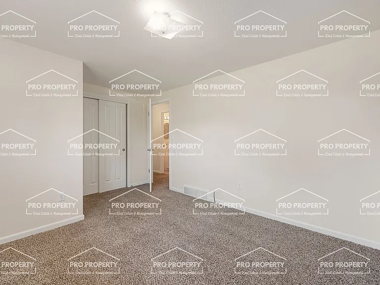 706 W 47th St — Photo 17
