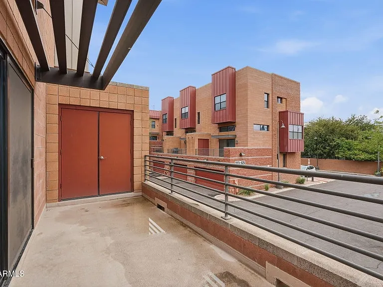 330 S Farmer Ave #126 — Photo 32