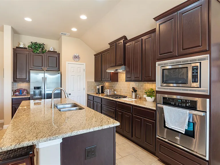6608 Antigo Ln — Photo 17