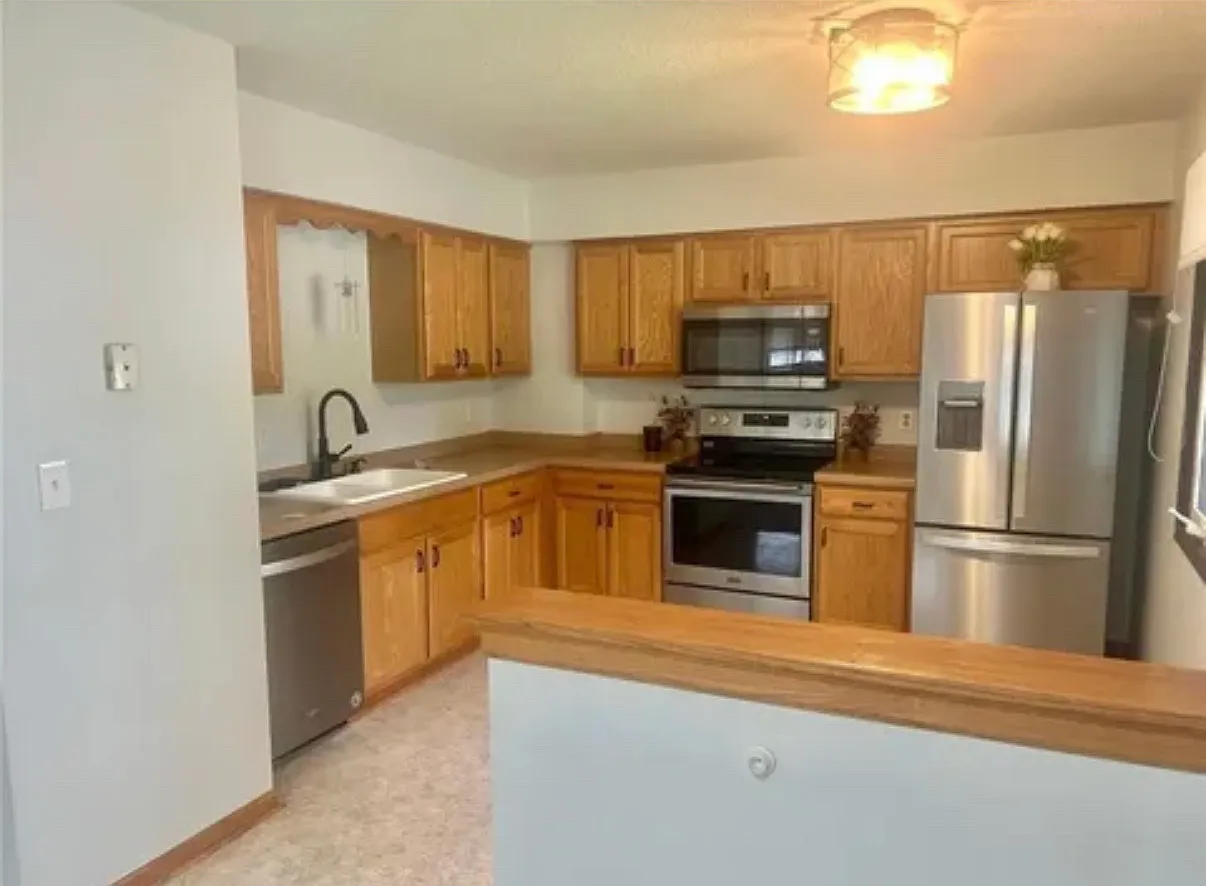 2 bed, 1000 sqft, $1,850 — Photo 1