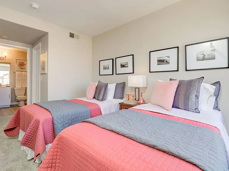 River Ranch Townhomes & Apartments — Photo 74