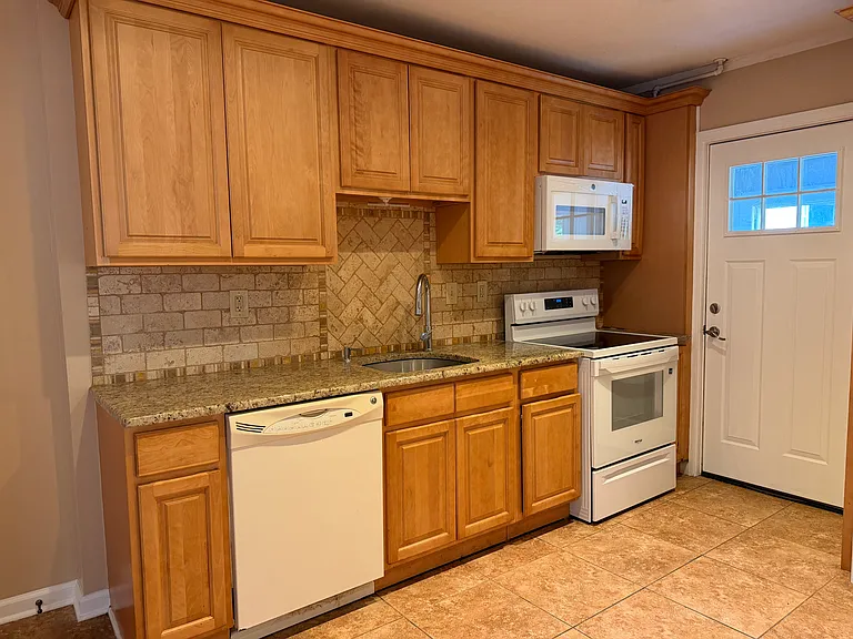 220 Harrison St — Photo 5