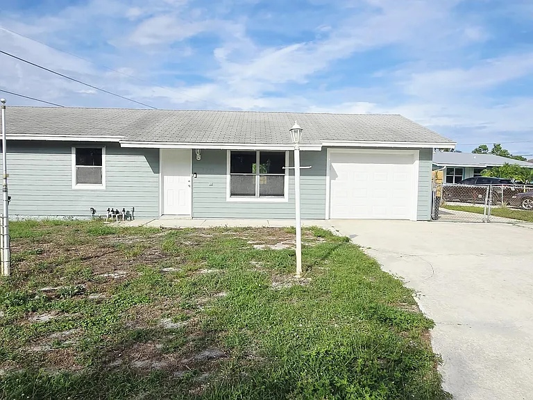 2331 NE 15th Ct — Photo 7