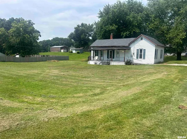 602 W Madison St, Athens, IL 62613