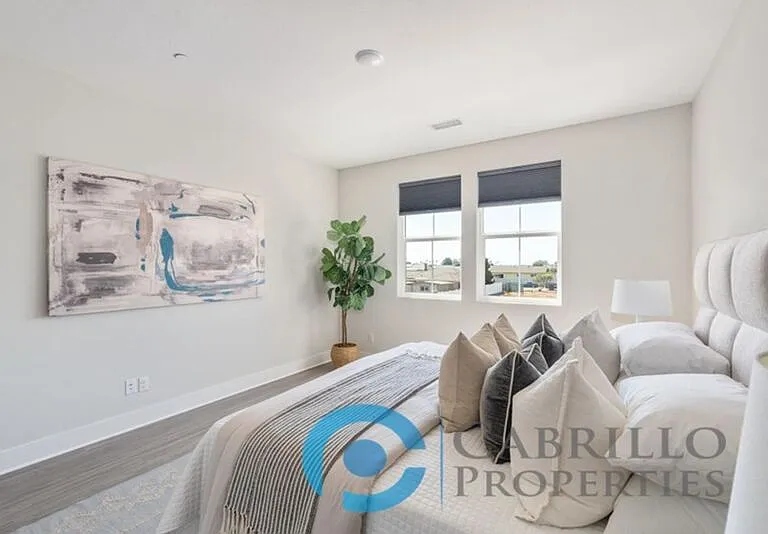 1662 Neptune Ave — Photo 23