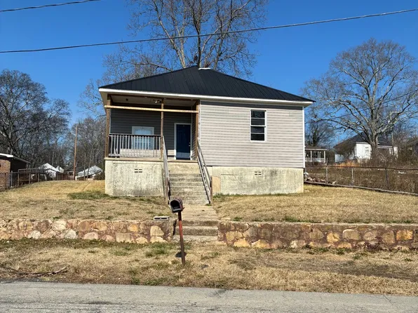 9 W Blue Mountain Rd, Anniston, AL 36201