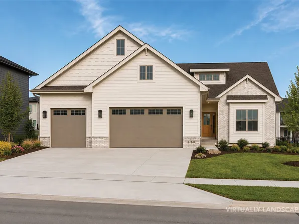 17621 Hammontree Dr, Clive, IA 50325