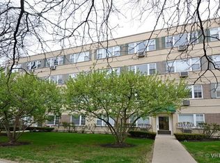 1005 Madison St APT 104, Evanston, IL 60202