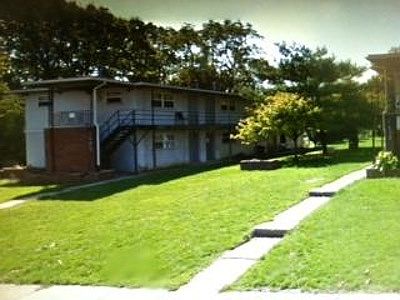 1st image of 1467 E Mound St APT 3
