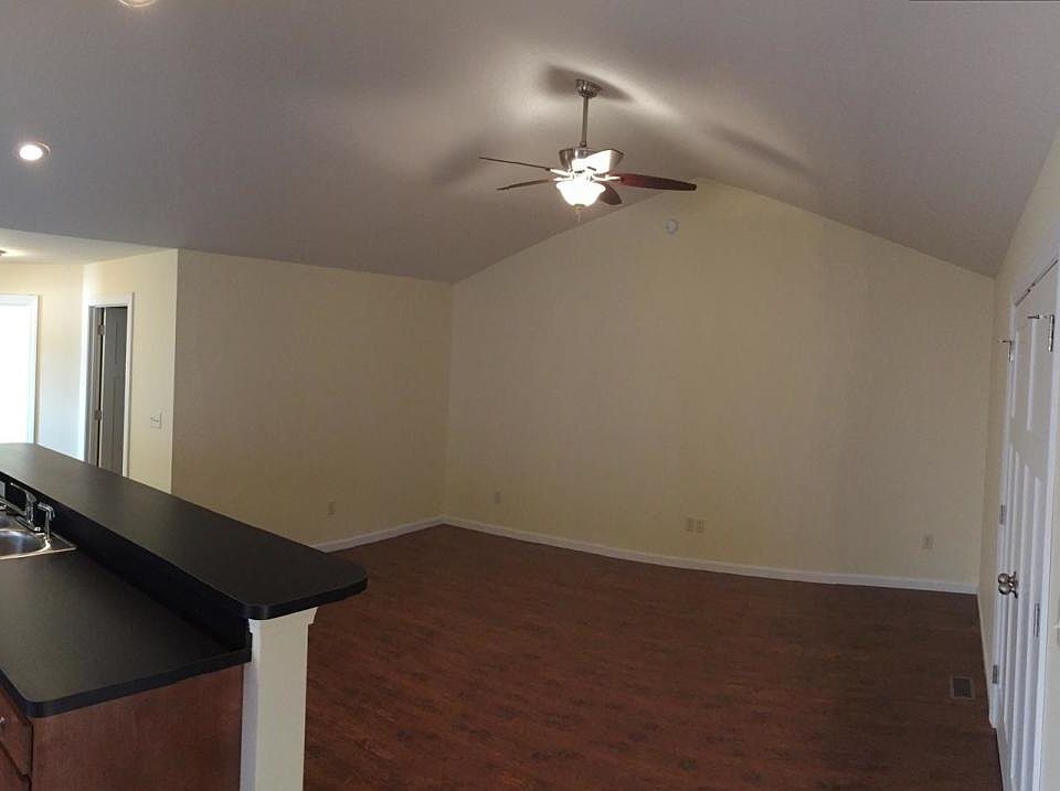 2nd image of 1504 W Daniel Dr