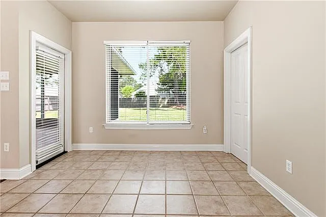 711 Lionel Ct — Photo 21