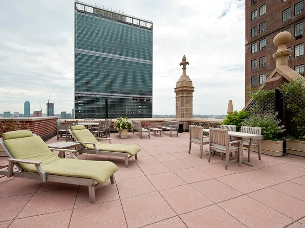 333 East 43rd Street image 6 of 8