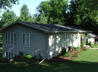 88 Water St, Cambridge, WI 53523