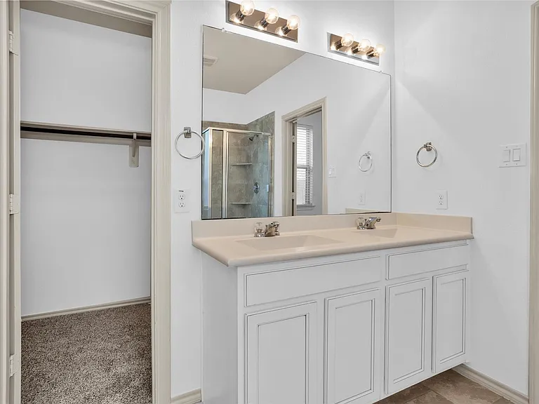2730 Donellan Dr — Photo 18