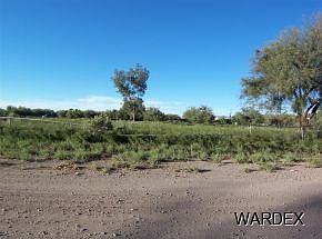 4th image of 3001 E Canal Dr