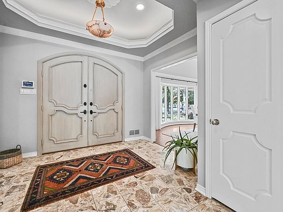 5th image of 6938 Pemberton Dr