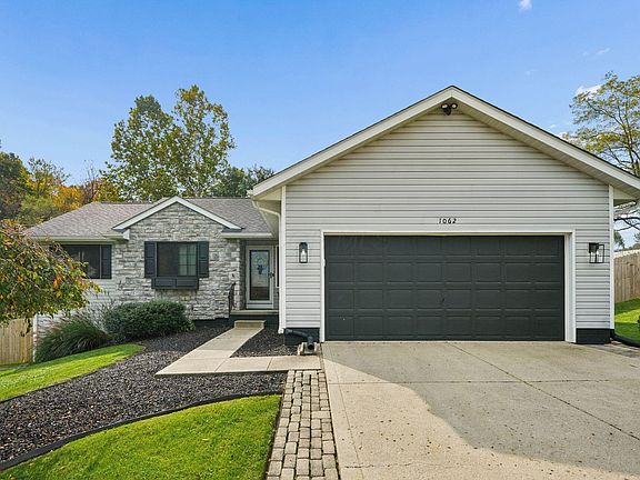 4th image of 1062 Lizabeth Cir