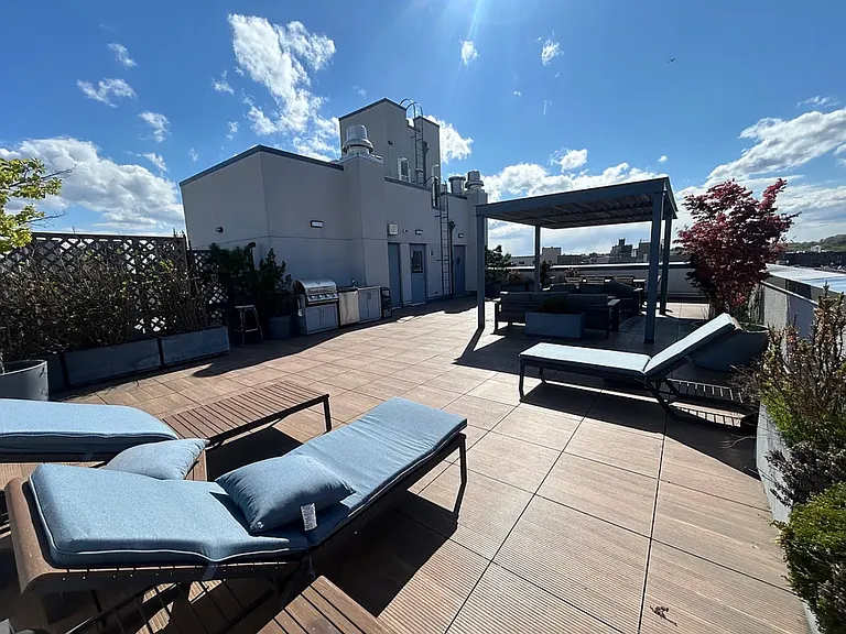 520 Parkside Ave #3B — Photo 10