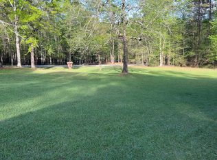 208 Lakeshore Dr, Jefferson, GA 30549