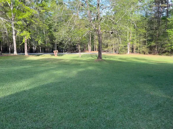 208 Lakeshore Dr, Jefferson, GA 30549