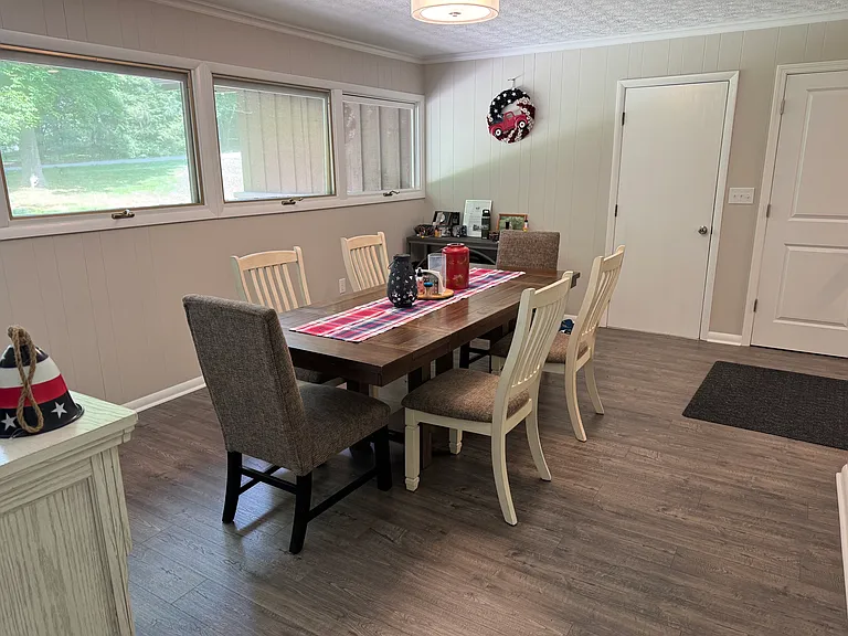 1466 Lake Roger Dr — Photo 8