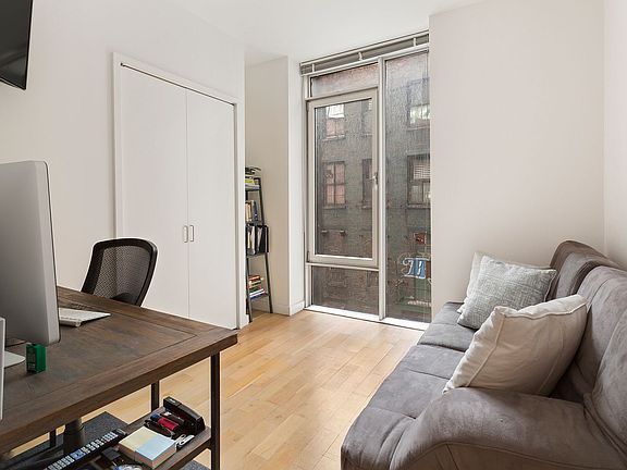 5th image of 50 Franklin St APT 5D