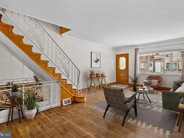 2547 S 9th St, Philadelphia, PA 19148