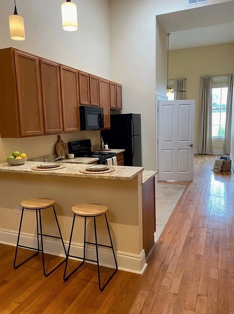 Forrest Block Apartments — Photo 1