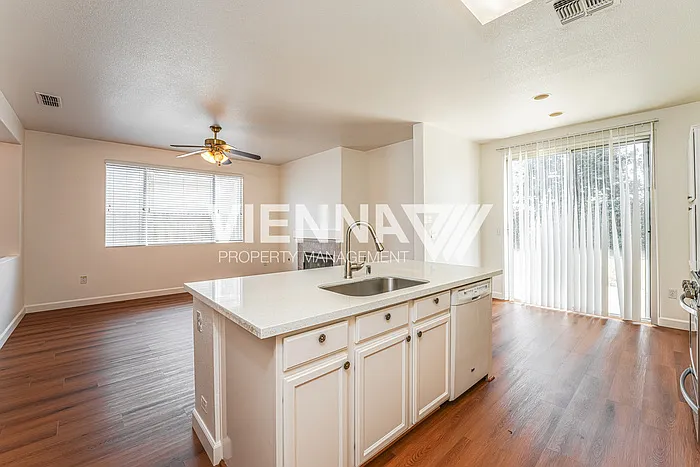 493 Silverhorn Dr — Photo 6