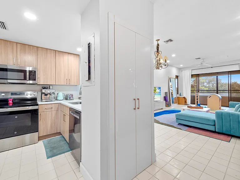 7460 La Paz Blvd #304 — Photo 4