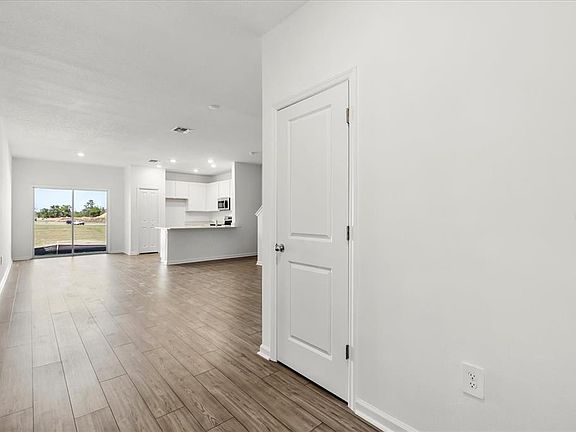 3rd image of 4863 SW 81st Loop