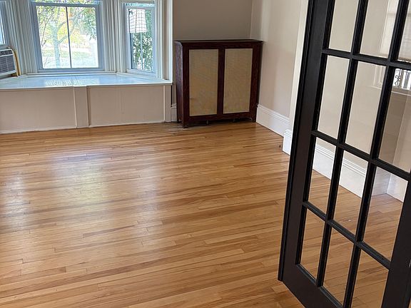 4th image of 15 Elm St
