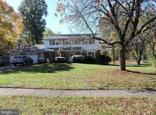 1078 Boxwood Ln, Blue Bell, PA 19422